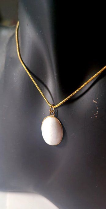 Collier isa