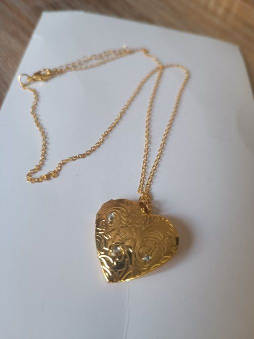 Collier medaillon coeur